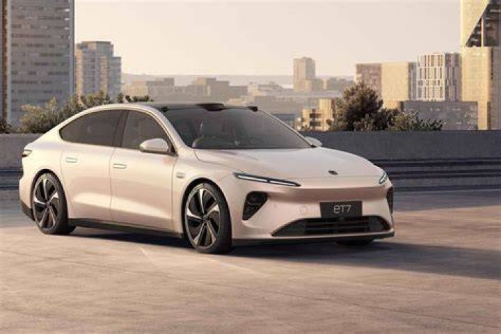 Will raved about the Nio ET7 which he claims is better than Tesla